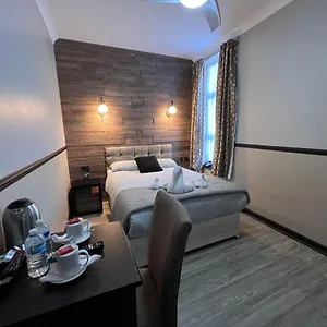 Bed & Breakfast The Commongate ***